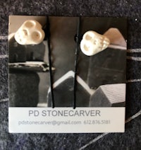 pd stonecarver skull stud earrings